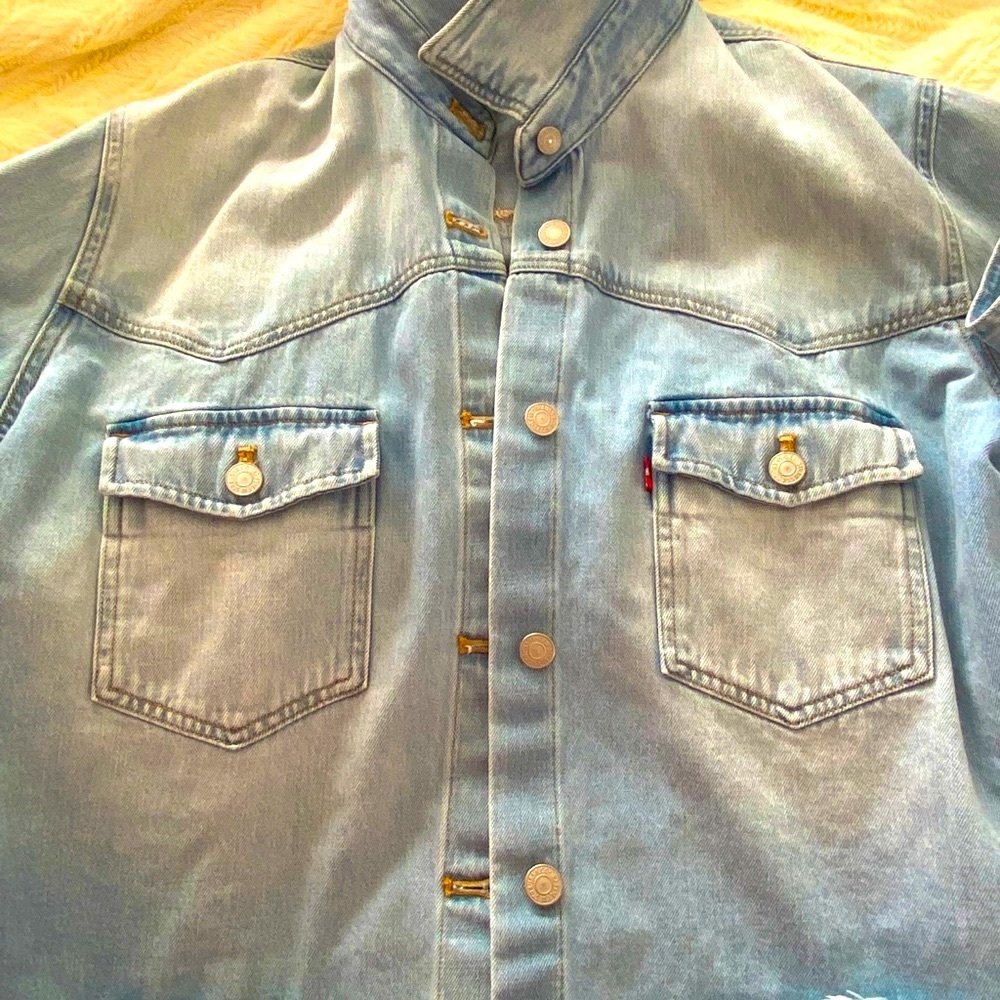 Levi’s Oversized Light Blue Denim Shirt Jacket